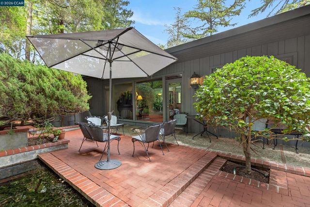 56 Camino Encinas, Orinda, CA 94563