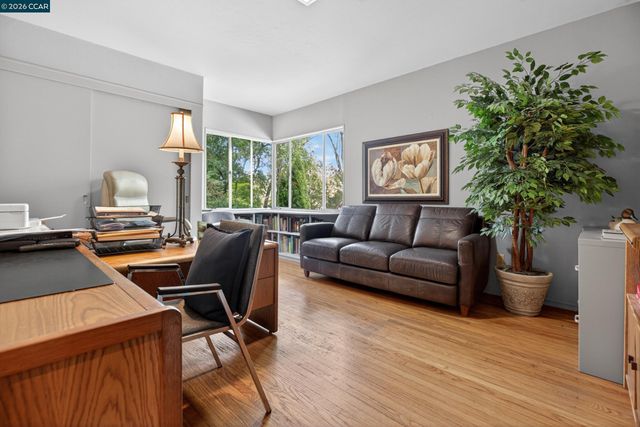 56 Camino Encinas, Orinda, CA 94563