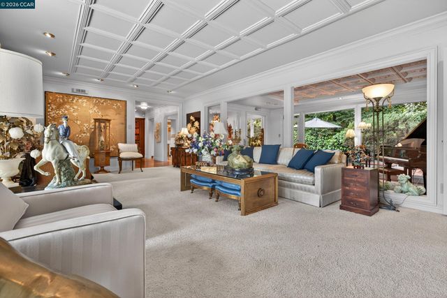 56 Camino Encinas, Orinda, CA 94563