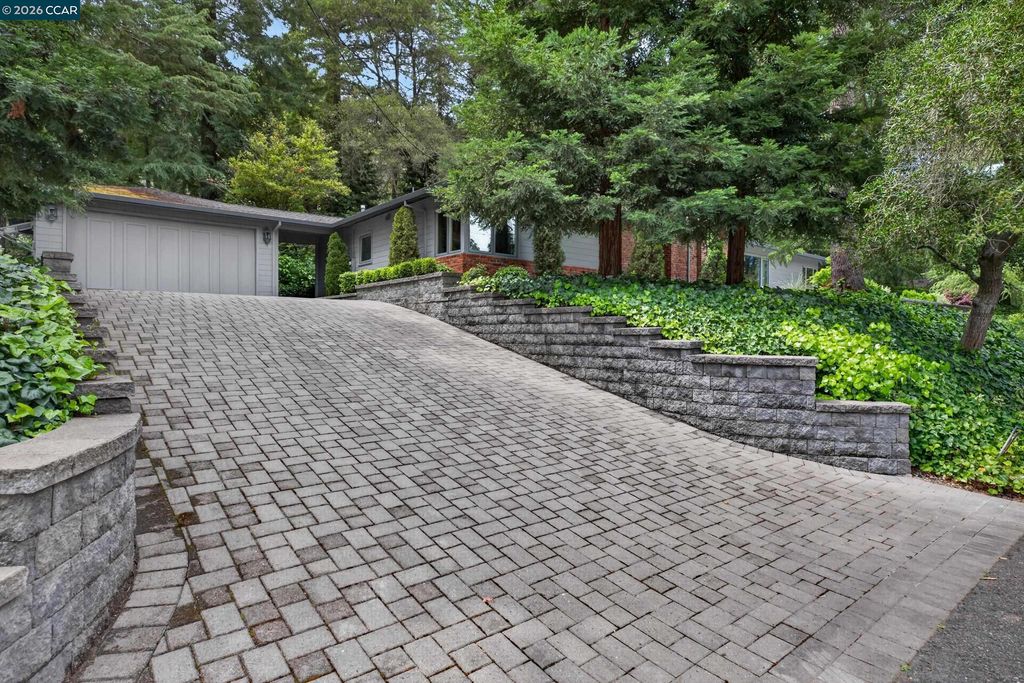 56 Camino Encinas, Orinda, CA 94563