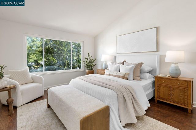 1712 Saint Andrews Dr, Moraga, CA 94556
