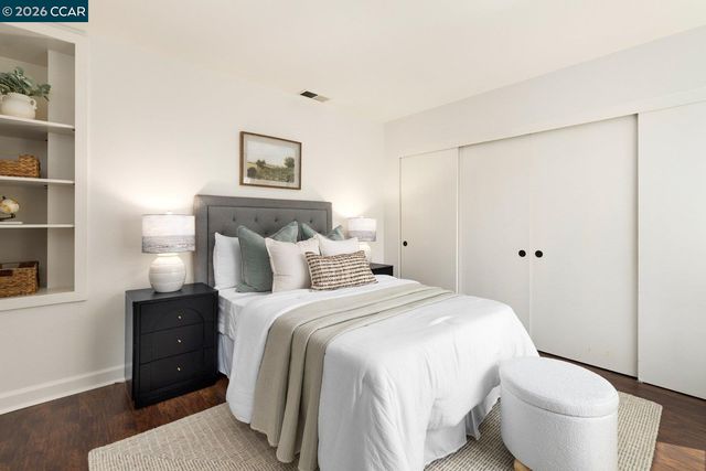 1712 Saint Andrews Dr, Moraga, CA 94556