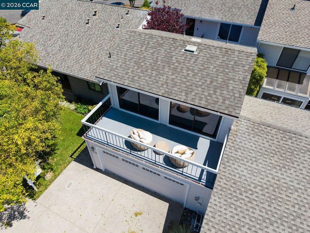 1712 Saint Andrews Dr, Moraga, CA 94556