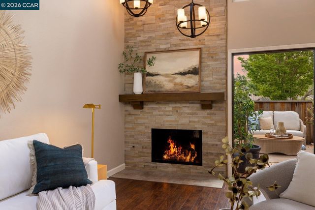 1712 Saint Andrews Dr, Moraga, CA 94556
