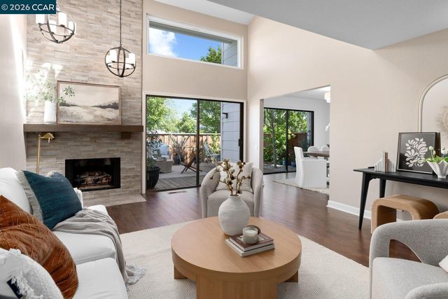 1712 Saint Andrews Dr, Moraga, CA 94556