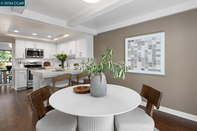 1712 Saint Andrews Dr, Moraga, CA 94556