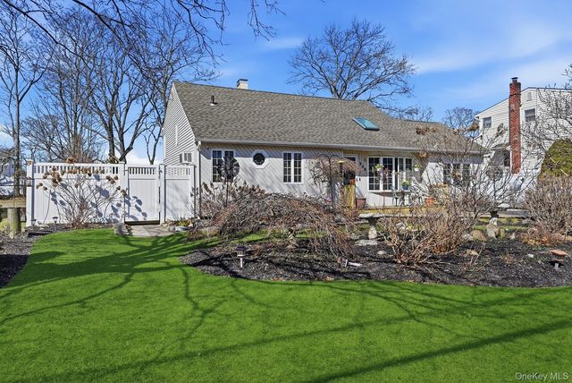 628 Peter Paul Drive, West Islip, NY 11795