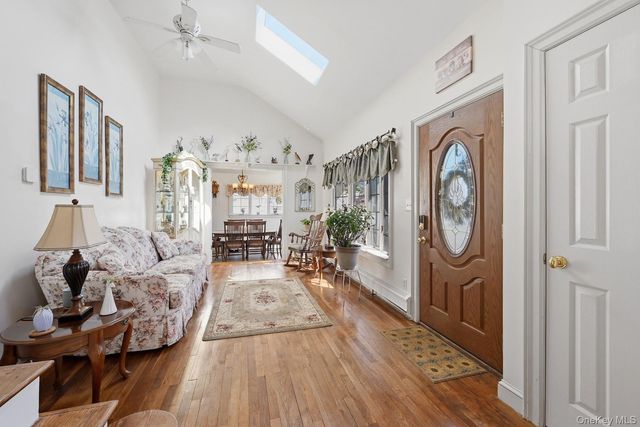 628 Peter Paul Drive, West Islip, NY 11795