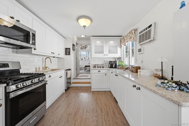 628 Peter Paul Drive, West Islip, NY 11795