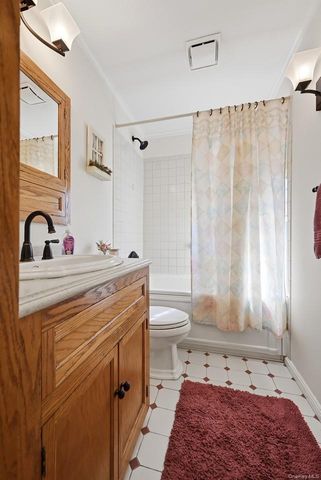 628 Peter Paul Drive, West Islip, NY 11795