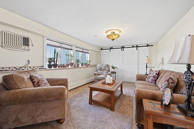 628 Peter Paul Drive, West Islip, NY 11795