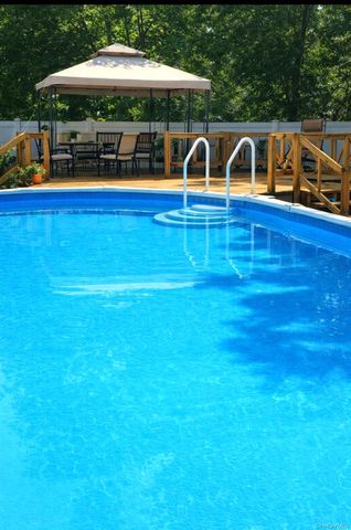 628 Peter Paul Drive, West Islip, NY 11795