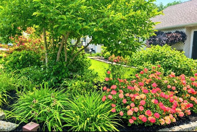 628 Peter Paul Drive, West Islip, NY 11795