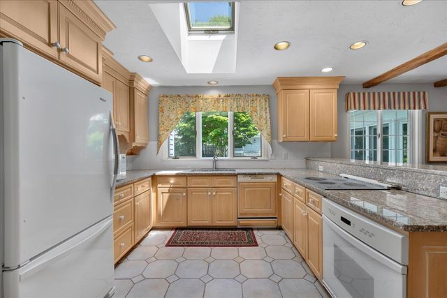 175 Hickory Hill Circle, Osterville, MA 02655