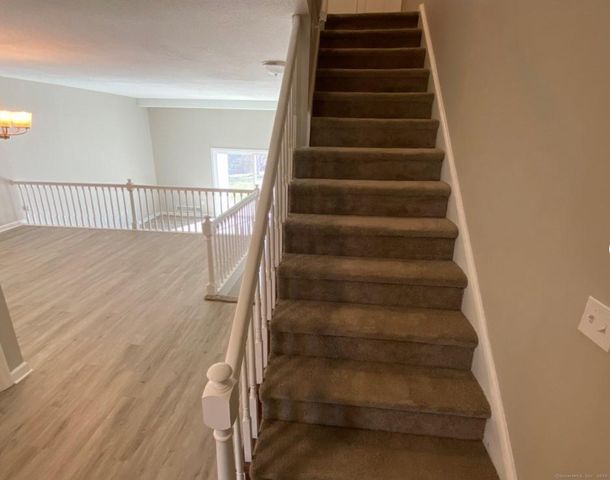 99 Brittany Farms Road APT F, New Britain, CT 06053