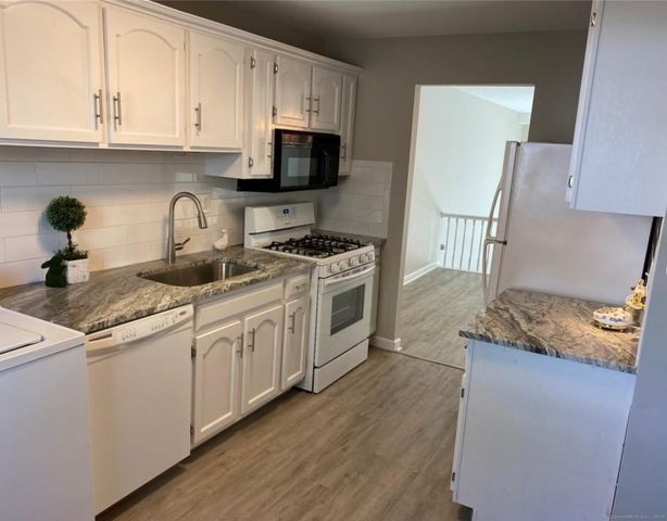 99 Brittany Farms Road APT F, New Britain, CT 06053