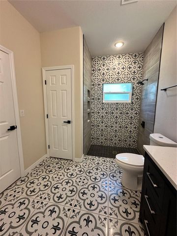 1404 LOWRY AVENUE E, Haines City, FL 33844