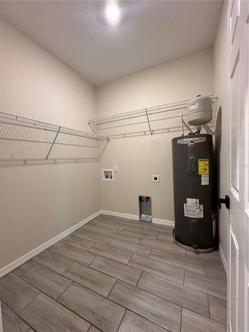 1404 LOWRY AVENUE E, Haines City, FL 33844