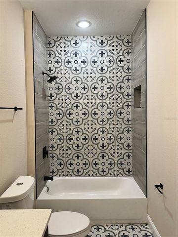 1404 LOWRY AVENUE E, Haines City, FL 33844