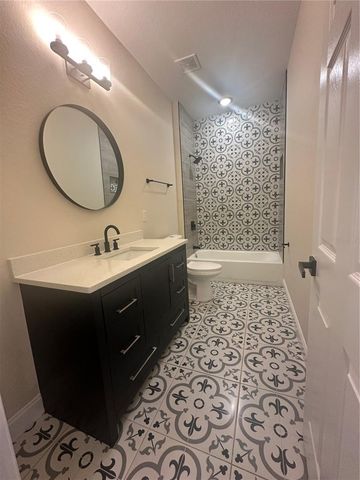 1404 LOWRY AVENUE E, Haines City, FL 33844