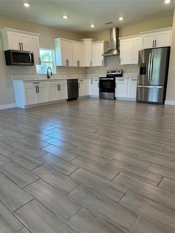 1404 LOWRY AVENUE E, Haines City, FL 33844