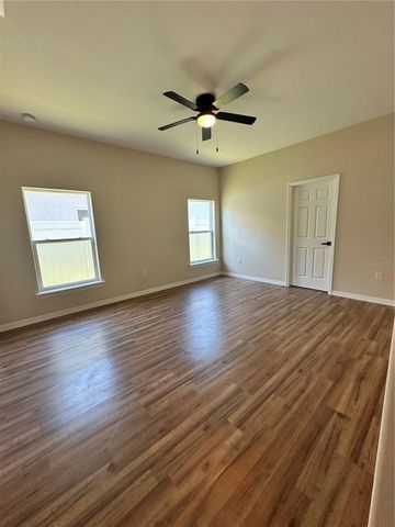 1404 LOWRY AVENUE E, Haines City, FL 33844