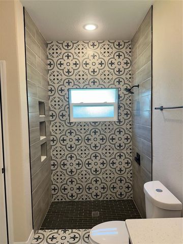 1404 LOWRY AVENUE E, Haines City, FL 33844