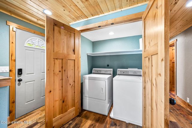 307 Woodland Dr, Pinehurst, ID 83850