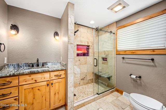 307 Woodland Dr, Pinehurst, ID 83850