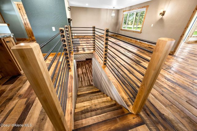 307 Woodland Dr, Pinehurst, ID 83850