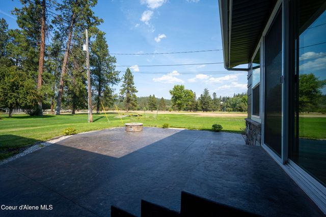 307 Woodland Dr, Pinehurst, ID 83850