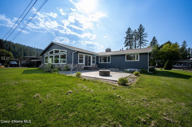 307 Woodland Dr, Pinehurst, ID 83850