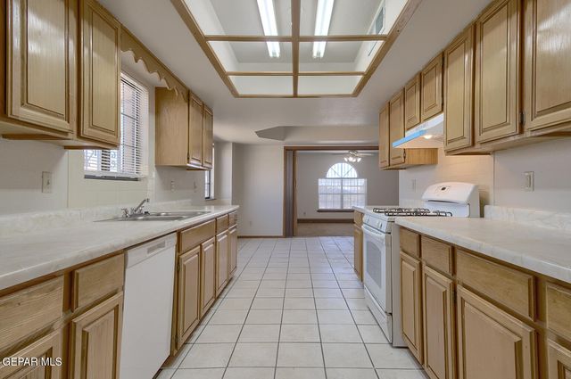 2601 JEFFERSON Avenue, El Paso, TX 79930