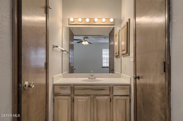 2601 JEFFERSON Avenue, El Paso, TX 79930