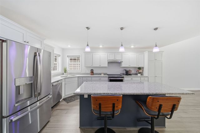 4015 Eastbridge Circle, Stockbridge, MI 49285