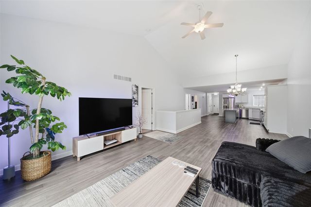 4015 Eastbridge Circle, Stockbridge, MI 49285