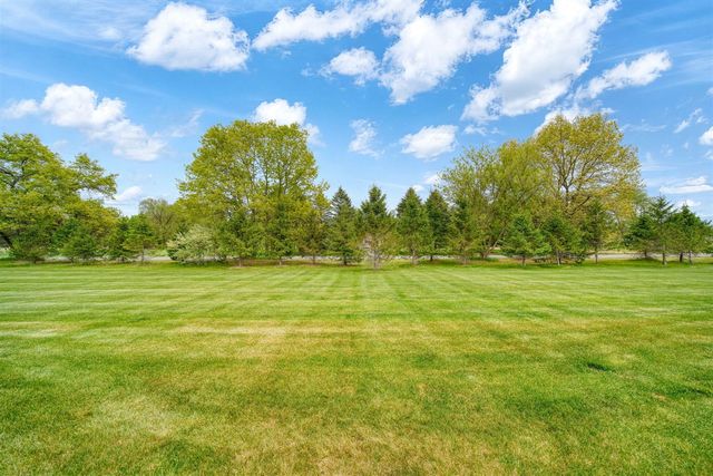 4015 Eastbridge Circle, Stockbridge, MI 49285