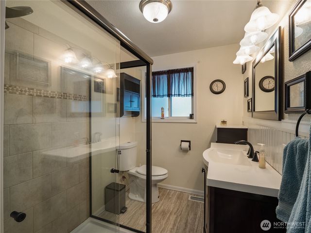 33620 45th Avenue Ct E, Eatonville, WA 98328