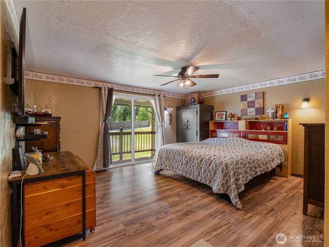 33620 45th Avenue Ct E, Eatonville, WA 98328