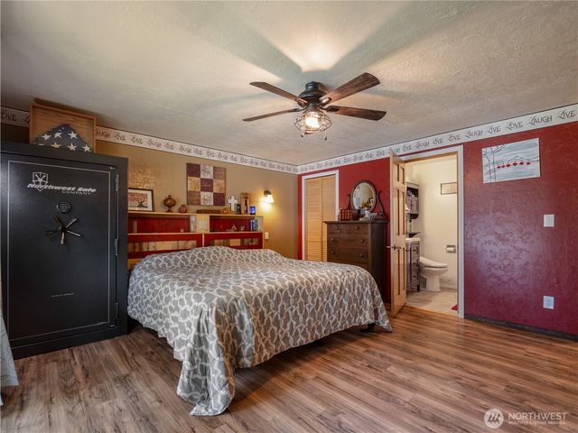 33620 45th Avenue Ct E, Eatonville, WA 98328