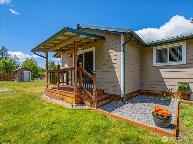33620 45th Avenue Ct E, Eatonville, WA 98328