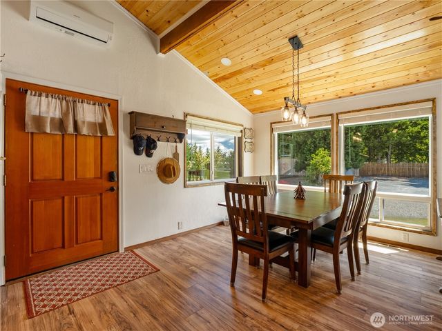 33620 45th Avenue Ct E, Eatonville, WA 98328