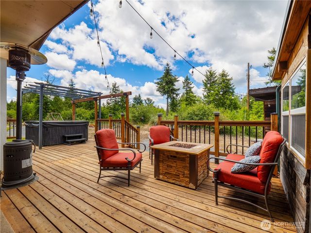 33620 45th Avenue Ct E, Eatonville, WA 98328