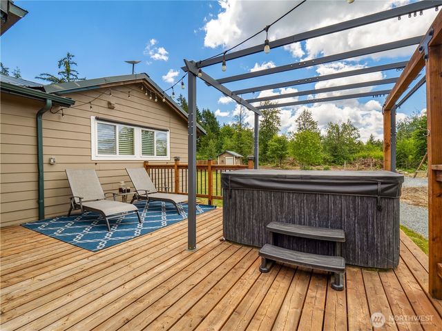 33620 45th Avenue Ct E, Eatonville, WA 98328