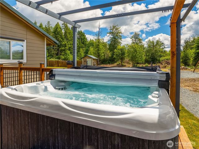 33620 45th Avenue Ct E, Eatonville, WA 98328