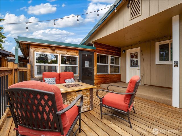 33620 45th Avenue Ct E, Eatonville, WA 98328