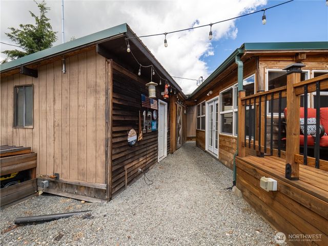 33620 45th Avenue Ct E, Eatonville, WA 98328