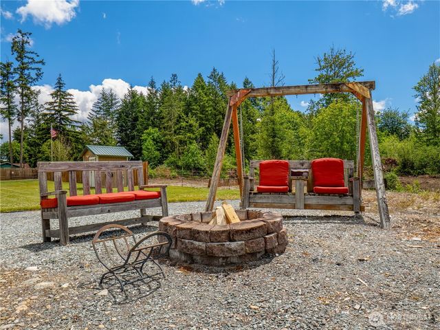 33620 45th Avenue Ct E, Eatonville, WA 98328