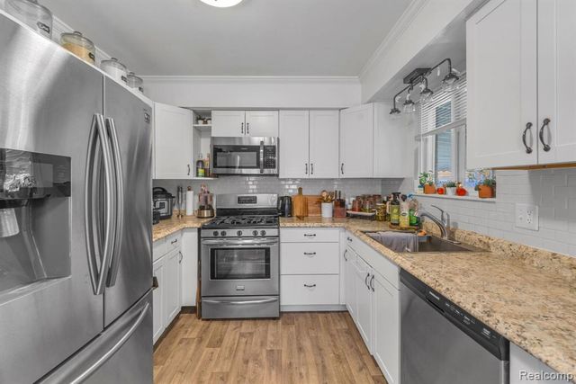 36106 Canyon Drive, Westland, MI 48186