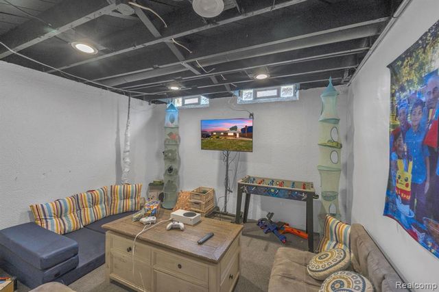 36106 Canyon Drive, Westland, MI 48186